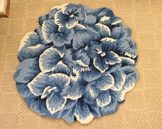 Hydrangea pattern throw rug.