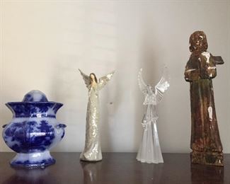 Angels and blue and white pottery.