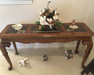 . . . a very nice sofa/wall table with Hummel accent