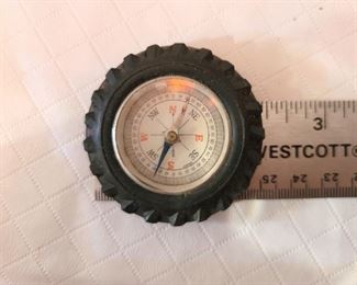 Vintage 2" toy rubber tire compass $5