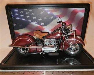 Franklin Mint 1942 Indian Model 442  Motorcycle. 1:10 scale. In display case $20