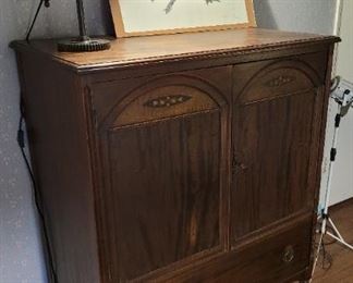 1920s chest of drawers