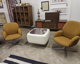 Steelcase Warren Planter Chairs