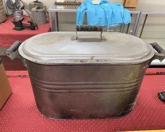 Early Tub with Lid