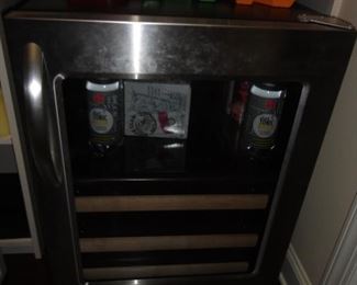 KitchenAid 24" Wine Cellar with Glass Door and Wood racks 