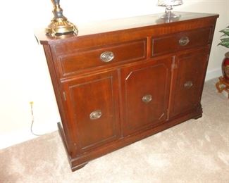 Craddock Entry Sideboard. 50x19x35