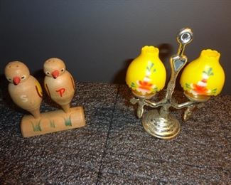 Tee Birds Salt & Pepper/Vtg Oil Lamp Candelabra Salt & Pepper