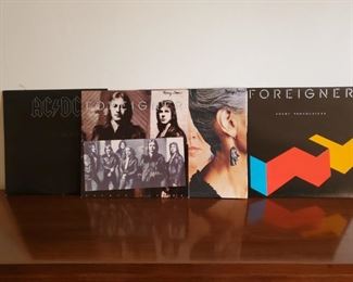 https://ctbids.com/#!/description/share/681995 Lot of Vinyl Rock AC/DC Back in Black Foreigner Double Vision Styx Pieces of Eight Foreigner Agent Provocateur Have not been tested

