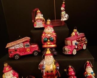 https://ctbids.com/#!/description/share/682234 Fireman Themed Ornament Collection
Stand not included. Most in original boxes.
