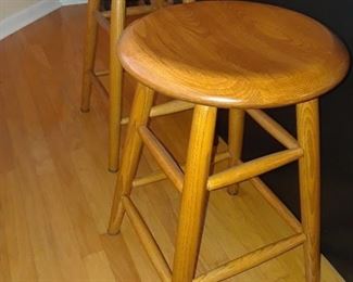 Farmhouse and Country Wood Bench and Furniture