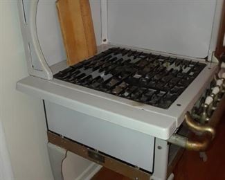 Waterman Ideal Gas Stove Model 3614-R Circa 1930's 