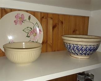 Country and Farmhouse Decor Ceramic Pottery Bowls