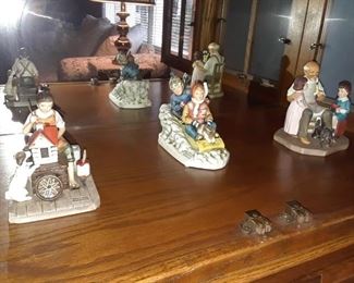 Figurines and Collectables Ceramic / Porcelain 