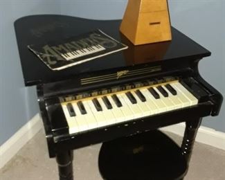 Hering Toy Grand Piano, Made in Brazil Black