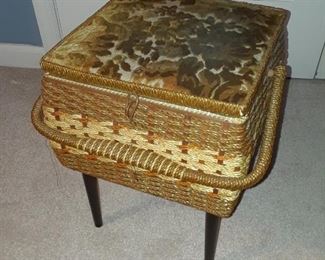 Vintage  Singer Sewing Basket / Caddy