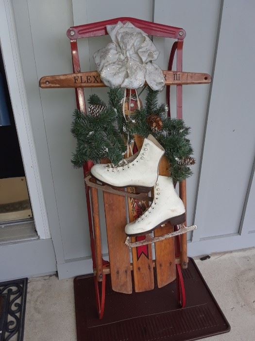 Christmas Decorations with a Country Motif