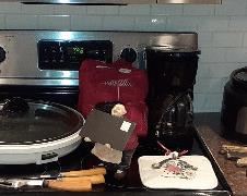 Aroma electric skillet, GE 3 crock warmer, 3 pc Bavaria set, trivets, place mats, kitchen towel set
