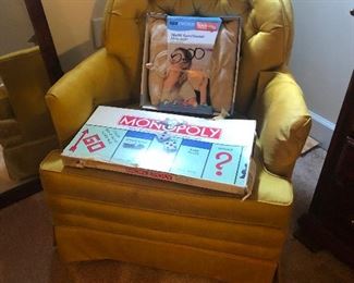 yes, there are 2 chairs! ones downstairs the other is in the bedroom.