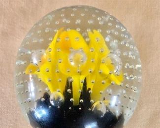$30 Signed Joe St. Clair bubble glass trumpet flowers glass paperweight