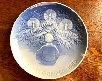 $20 Christmas 1895 to 1980 blue and white plate 