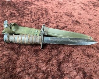 WW2 U.S. M4 Carbine Bayonet and Scabbard(Case XX)