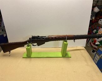 British Enfield #4 Mk. 1 303 Military Rifle(SN 39724)