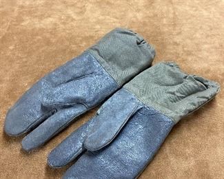 East German Winter Gloves