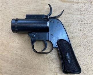 WW2 U.S. M8 Flare Gun