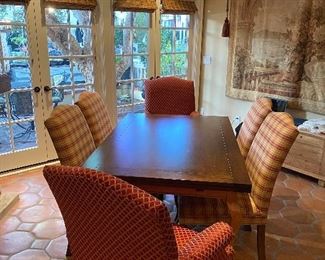 Howard Miller Woodmark Dining room set with 6 chairs .Measures 60x40
650.00