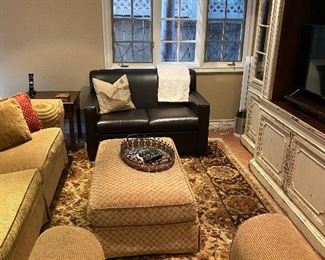 Howard Miller Woodmark Ottoman 
100.00