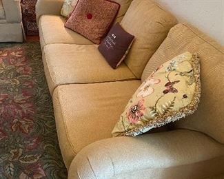 Howard Miller Woodmark  6 ft sofa 
150.00
