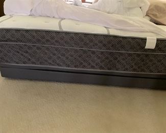 $700 Spring Air Rejuvenate king mattress