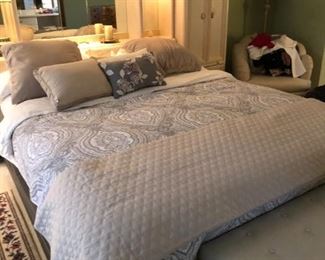 $700 Spring Air Rejuvenate king mattress 