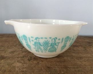 $25 Vintage Pyrex Cinderella Mixing Bowl Amish Butterprint. 