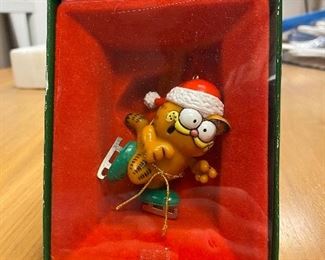 "Cuts the Ice" Garfield Christmas Ornament $ 5.00