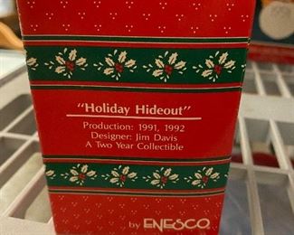 Holiday Hideout $10