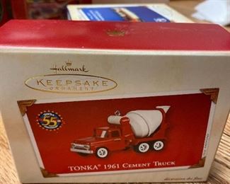 Tonka 1961 Cement Truck Hallmark Keepsake Ornament. $6