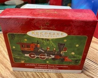 Lionel General Steam Locomotive Hallmark Keepsake Ornament. $4