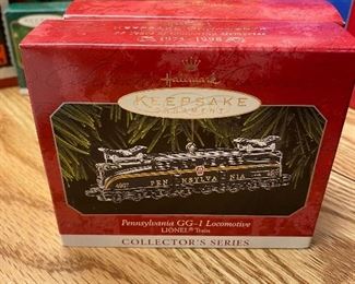 Pennsylvania GG-1 Locomotive Hallmark Keepsake Ornament. $4