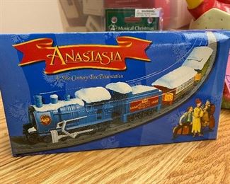 Anastasia Train Set. $6