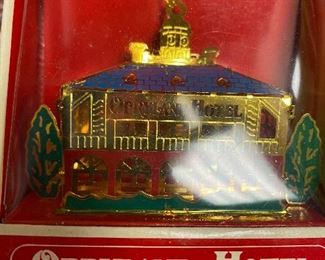 Opryland Hotel Ornament. $8