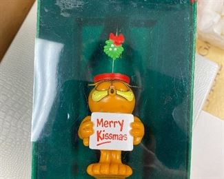 Merry Kissmas Garfield Ornament $19