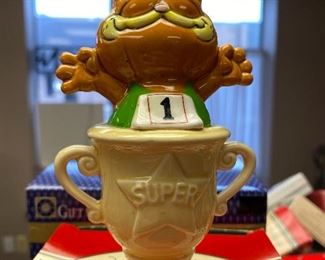 Garfield Super Trophy Enesco $20
