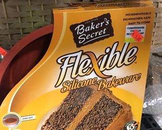 Silicome Bakeware $5 a piece