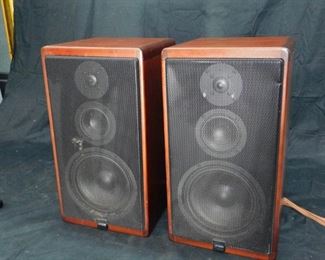 Canton Karat 940 Speakers