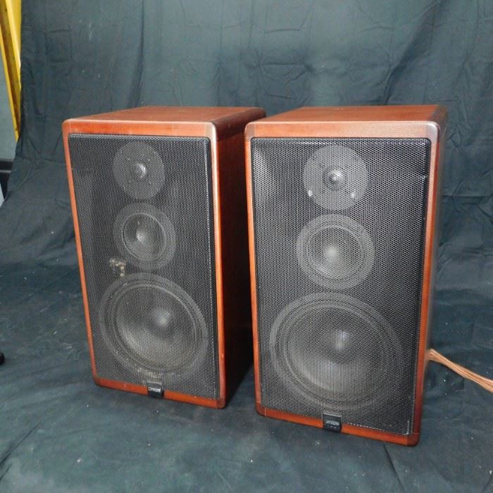 Canton Karat 940 Speakers