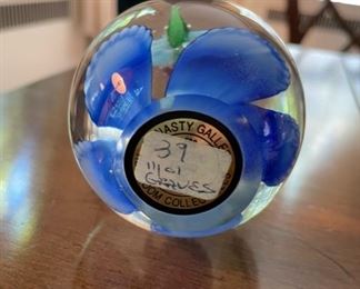 Dynasty Gallery Heirloom Collection Paperweight. Photo 2 of 2.