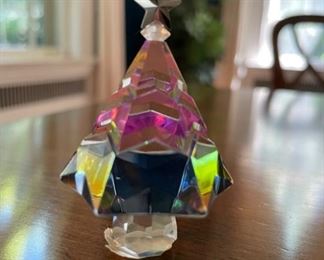 Christmas Tree paperweight. Photo 1 of 2.