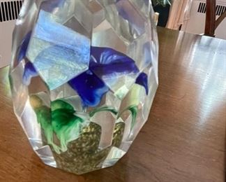 Paperweight, Budapest, Hungary. Photo 1 of 2.