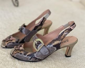 Sample of Size 8 Shoes - Anyi Lu.